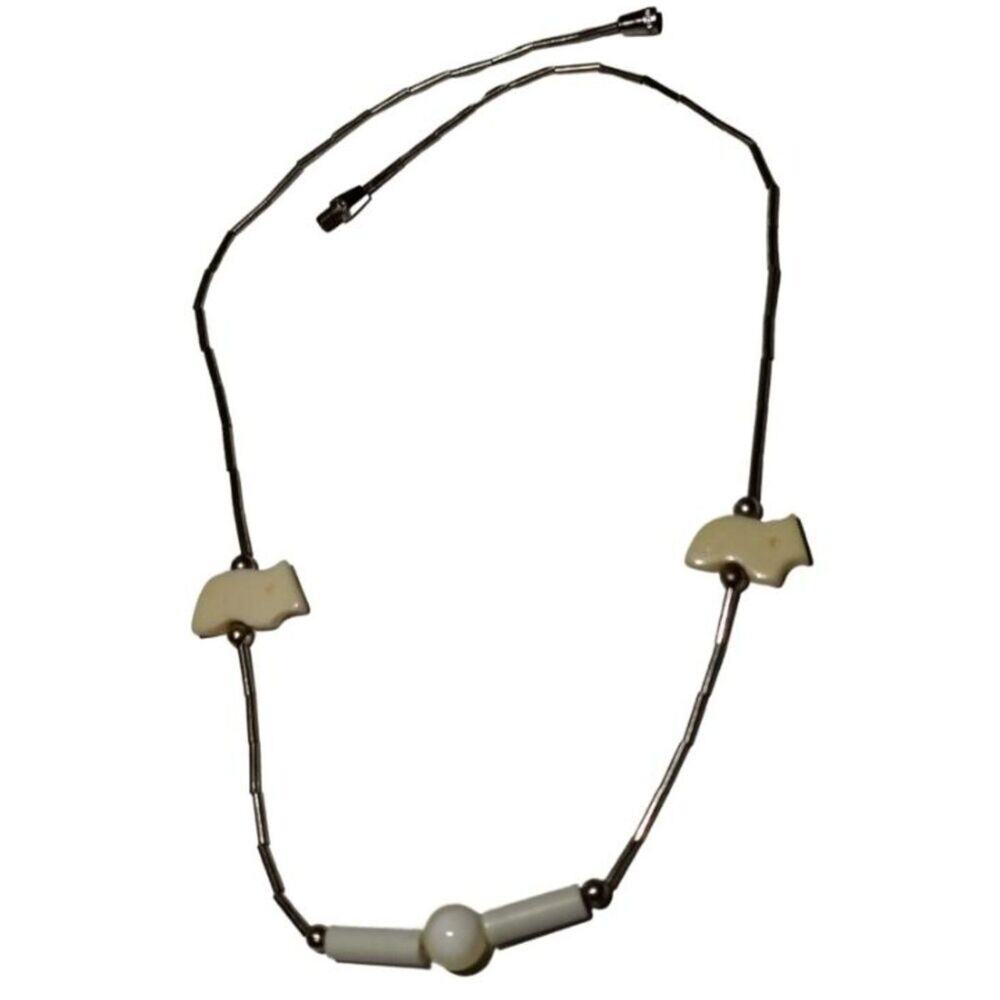 1970s Vintage Mother of Pearl Liquid Sterling Silver Cream Shell Bear Necklace